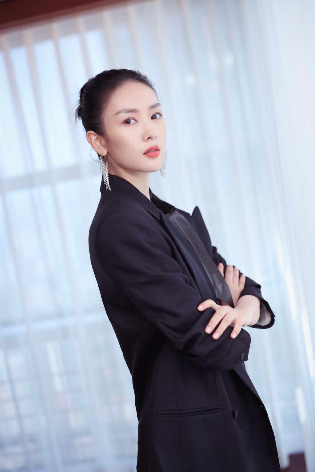 童瑶 童瑶的通勤妆容真是干练又气质！6点技巧！10分钟简单快速上手。