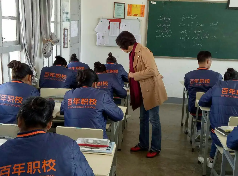 |“2022年找工作太难了，卷得我想哭”, 一女大学生含泪吐露心声