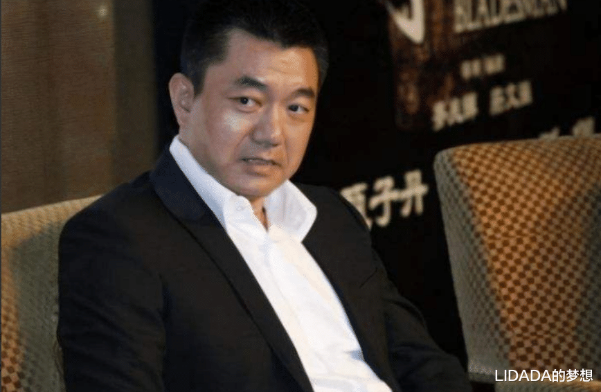 董勇|他是观众最喜欢的老戏骨，46岁与郑佳艳组建了幸福的三口之家