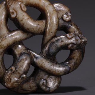 |旧藏·高古玉团龙雕件