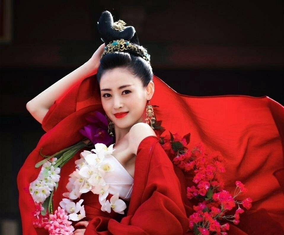 应采儿|陈冠希“事件”为何只有应采儿保全了自己?