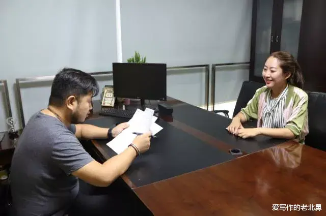 招聘|为什么很多店铺门口贴着招聘，然而进去问都说招满了，但是招聘的内容还是放在那不收走？