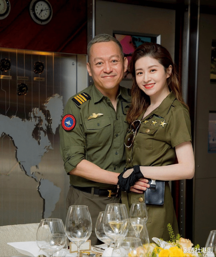 徐菁遥|前港姐化身诱人飞机师贺老公50岁生日，牛奶肌白到发光被赞是索爆人妻