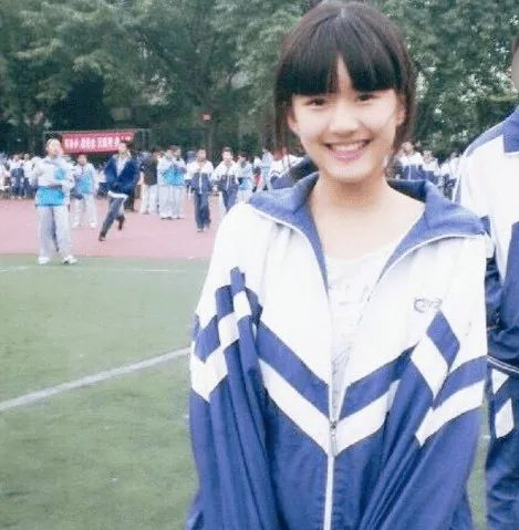 赵露思|《传闻中的陈芊芊》赵露思: 笑容灿烂,笑容有亲和力!