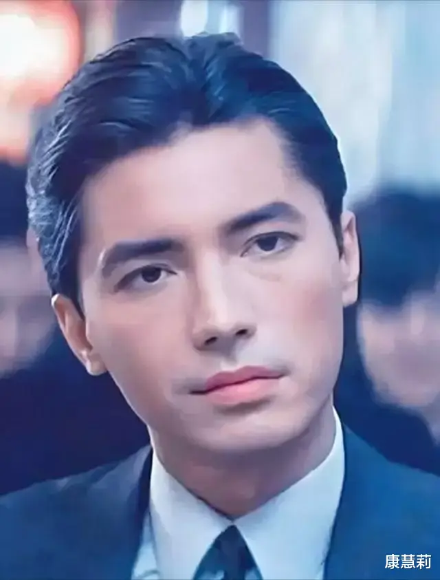 李连杰|年轻时帅气英俊，老了却丑得千奇百怪，这8位男星一个比一个可惜