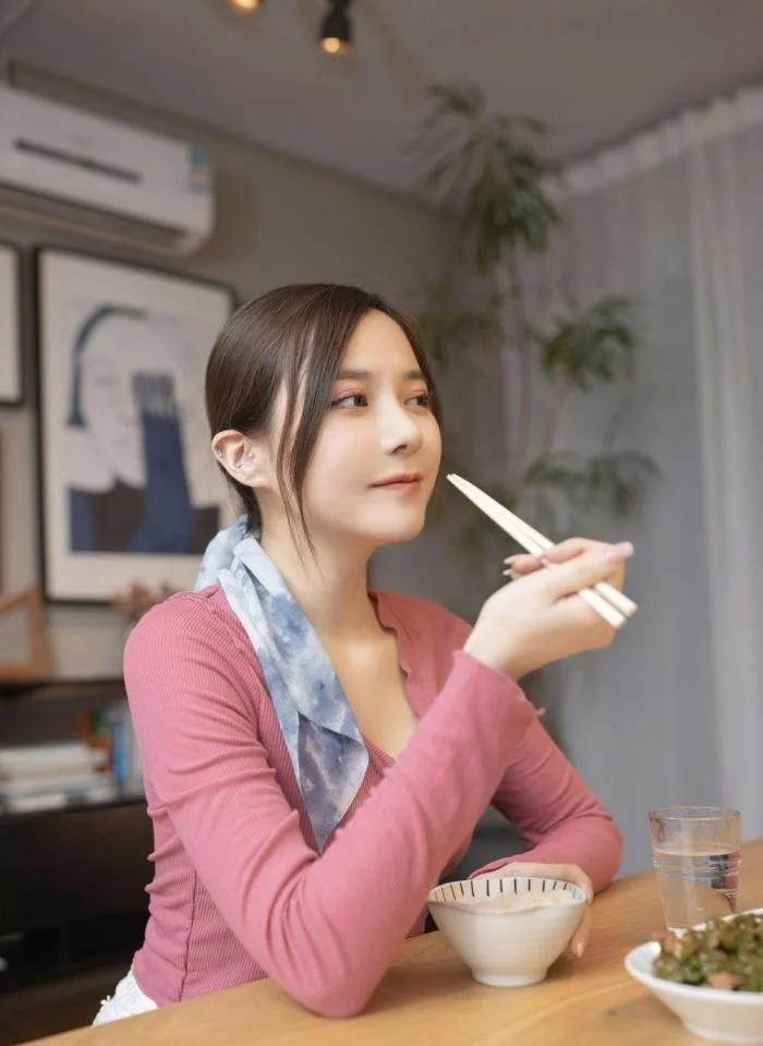 百褶裙 有一位擅长做晚餐的佳人是怎样的体验呢？今天小编来告诉你！