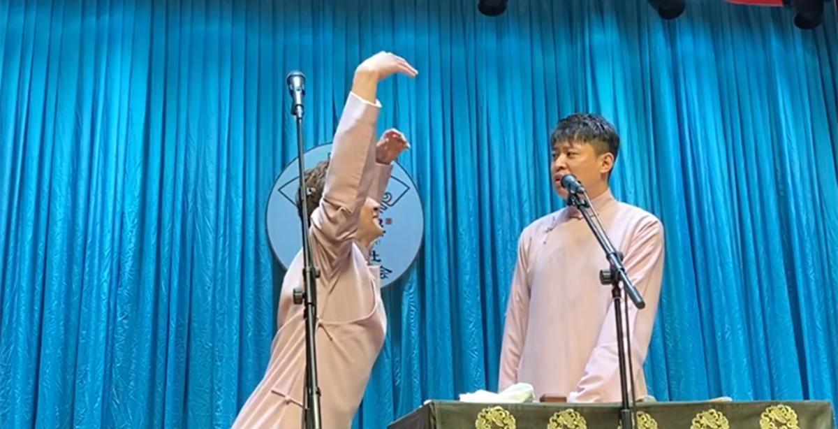 李鹤东|德云社谢金演出，拿李鹤东兄弟砸挂，粉丝：东哥遇到师爷真的很乖