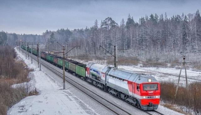 车厘子|机器人大战一触即发,邪恶帝国最后的疯狂(一)