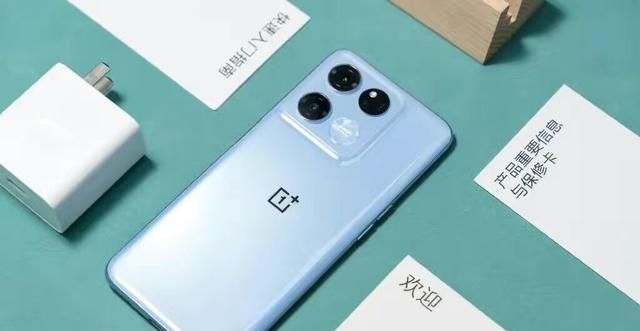 一加科技|友商再次爆发，天玑8100+12+256GB大容量仅2199元，还有五千电池