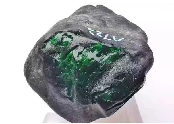 翡翠|当翡翠原石耍起“流氓”来，打了不少资深行家的脸