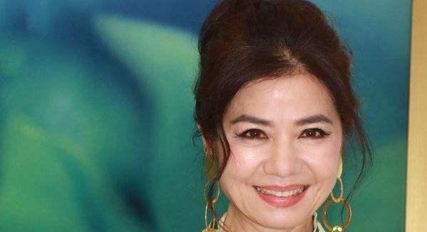 钟楚红|钟楚红：为爱情放弃事业，老公离世后独身至今，61岁无儿无女