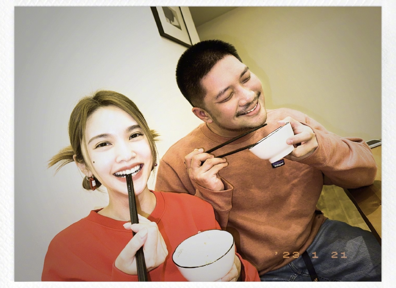 杨丞琳|杨丞琳除夕与李荣浩秀恩爱,帮婆婆洗碗,把妈妈从台湾接到北京过春节