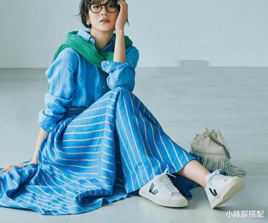 40+的女人，不要再乱搭运动鞋了，这3种风格教你优雅知性又时髦