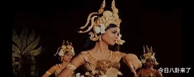 柬埔寨公主和女演员比赛着给国王生孩子，最后却都被国王抛弃