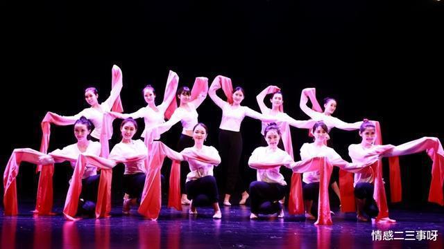 上海戏剧学院|上戏19岁女生意外走红，三观超正引热议，网友：美出了新天际