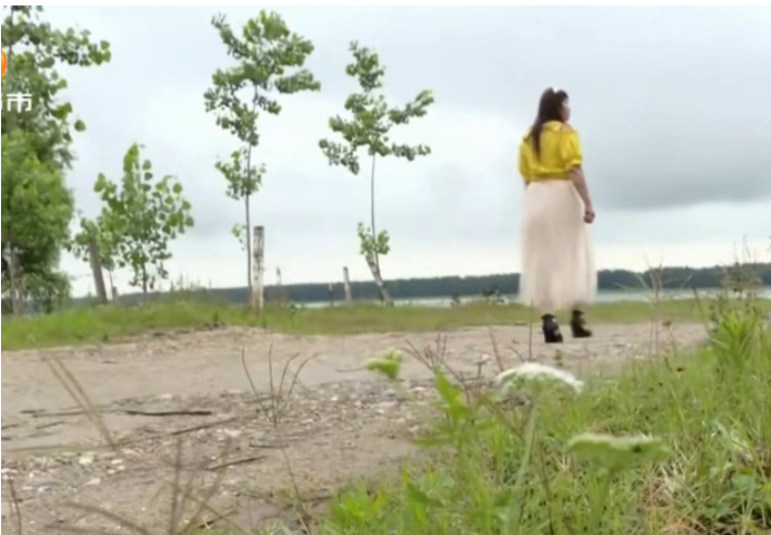 55岁女子,将自己女儿送给姐姐抚养,后来,姐姐意外去世,她21年没露面