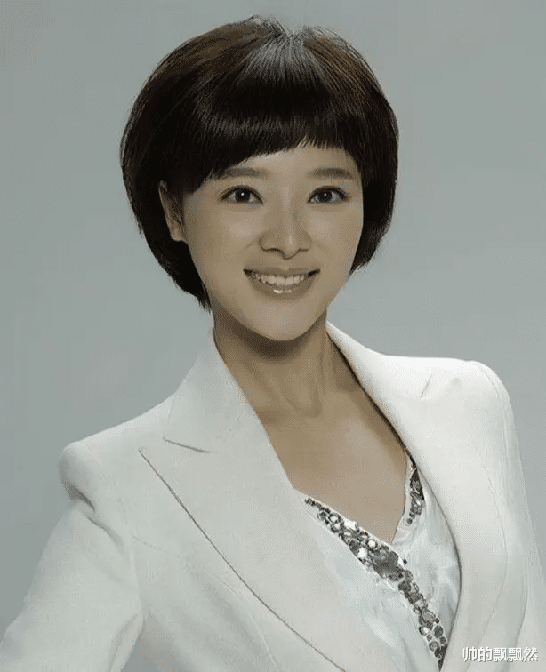 胡蝶|著名主播胡蝶:嫁大12岁导演丈夫,婚后生一男一女,如今幸福美满