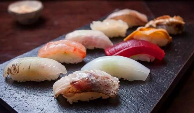 秦奋|日本寿司之神招待秦奋照片曝光，比王思聪低调？揭秘带汗液才好吃