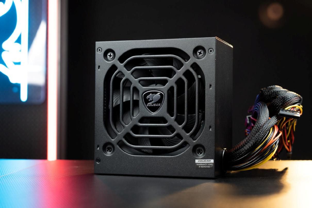 机箱|二百机箱,三百电源,我居然配了700多霓虹线