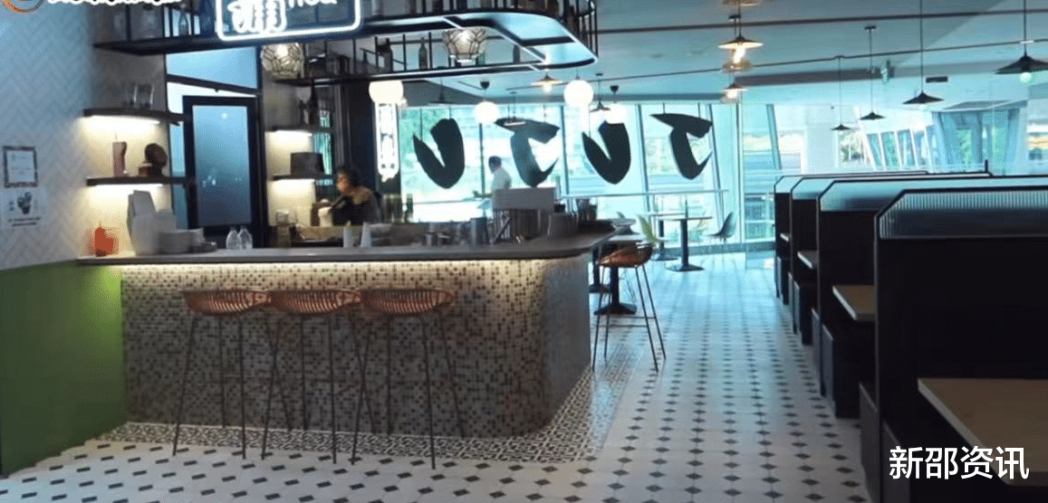 许绍雄|73岁许绍雄已拿新加坡绿卡！叹过程不易，和爱女国外住豪宅开饭馆