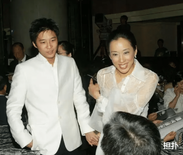 朱玲玲|朱玲玲为何放弃霍家长子霍震霆，选择了罗康瑞？一个细节说明问题