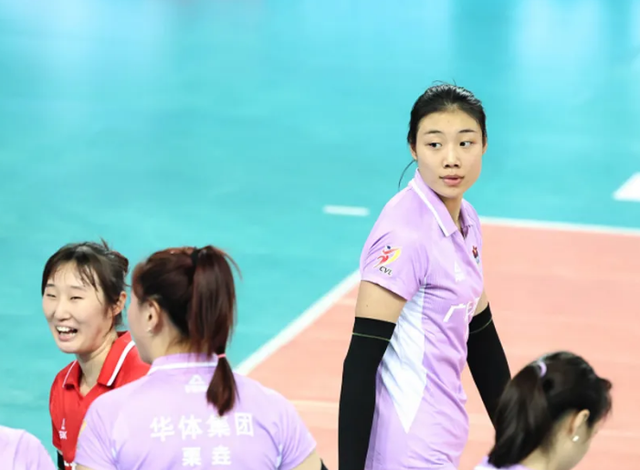 龚翔宇|99年女排新星将奇袭！挑战龚翔宇主力之位，世联赛检验强攻实力