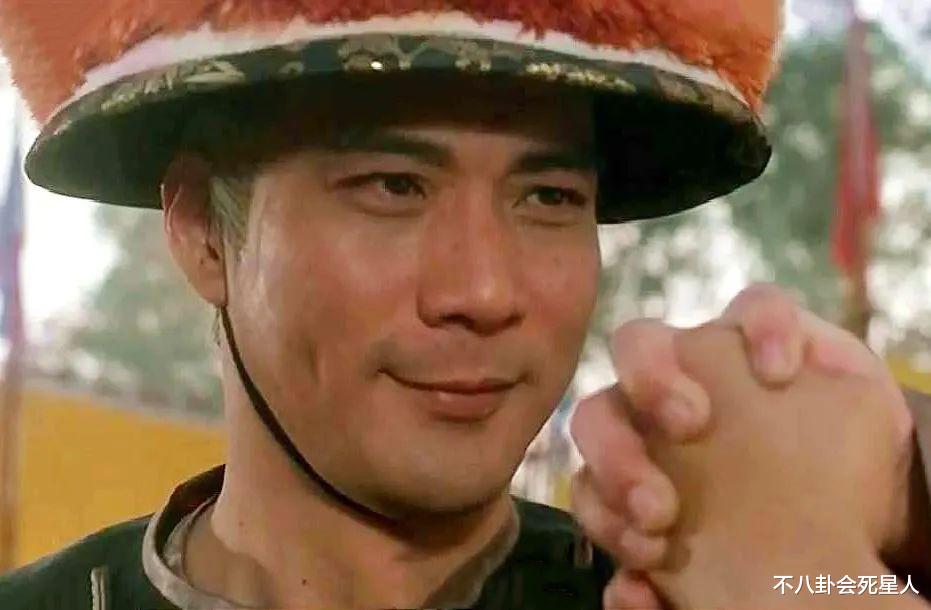 男神|男神老了！22位昔日男神白发照，李亚鹏秃顶，梁朝伟老得最自然