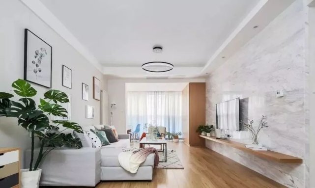 85㎡清新简约北欧婚房，书房+储物间，阳台的作用大了去了！