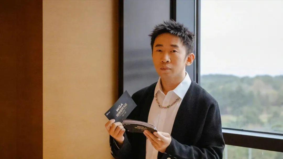 杨迪|盛典6大看点：杨迪主持出错、肖战表情搞笑、郁可唯用裙子藏专辑