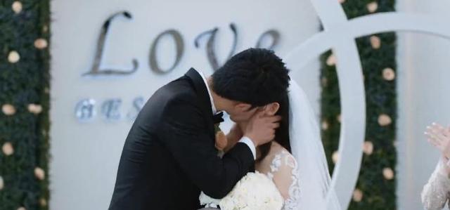 芒果台|一开播就收视夺冠！芒果台这部新剧，把“中年社畜”的生活扒光了