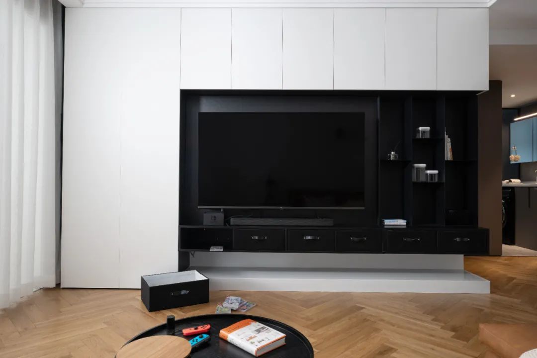 国潮新家丨97㎡极简风两居室,据说这个家两年都没乱~