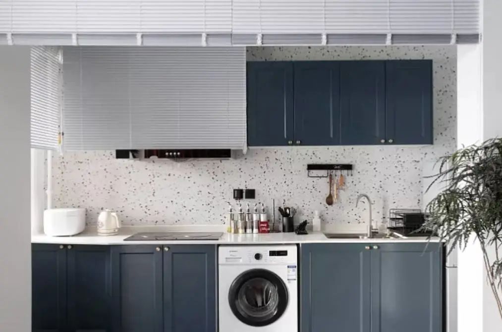 北漂四年,租下50㎡小破屋,花22W爆改复古豪宅范,进屋就被惊艳