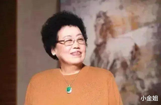 迟重瑞|娱乐圈第一软饭男,女首富谈豪门地位:结婚32年没有孩子......