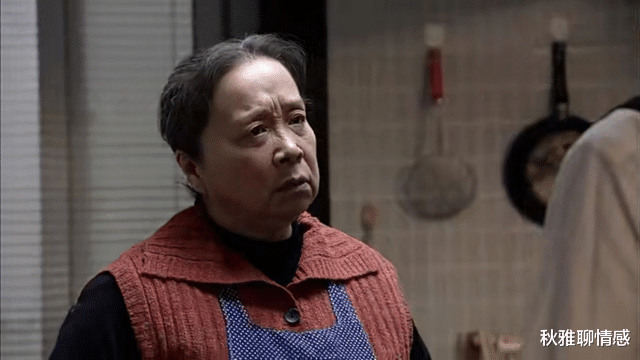 双面胶|《双面胶》:读懂李亚平对丽娟的3次算计,就能明白她为何会死