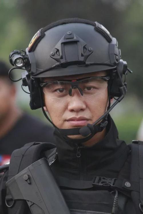 赵荀|拍一部戏用八个替身，为等他剧组停工半年，却没有人敢说他耍大牌