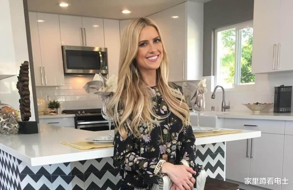 克里斯蒂娜|生过3个娃三婚再嫁豪门,晒1200万美元爱巢,38岁女星近照神采飞扬
