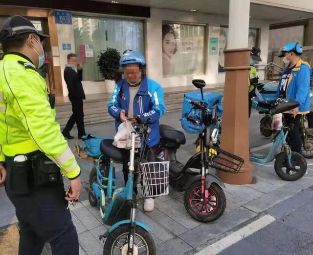 算法|终于有人说清楚了，为什么外卖小哥不愿降速，背后是算法作怪？