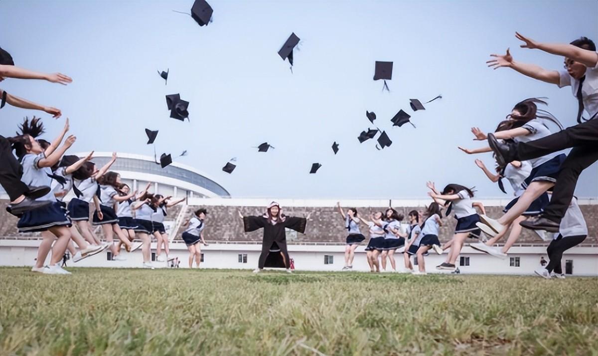 迪拜|大学生形成良好的金融素养，对于未来职场有哪些帮助？