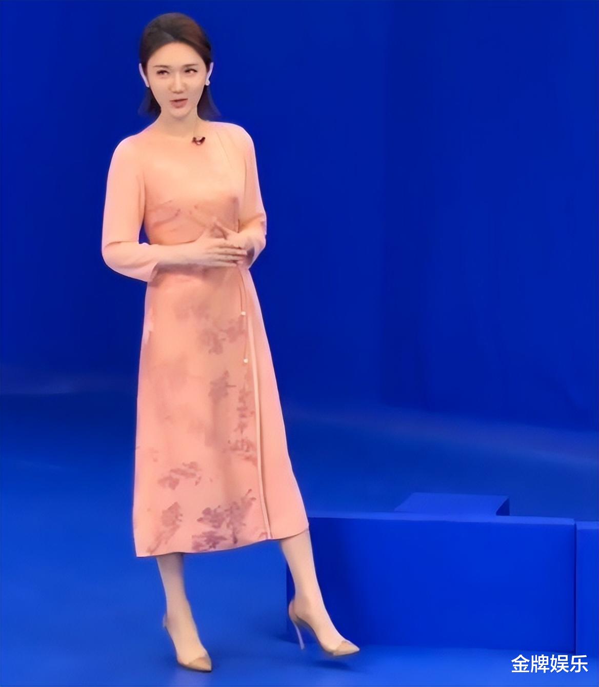 央视|央视开始力捧三位女主持人！董卿之后，谁有希望成为新一姐？