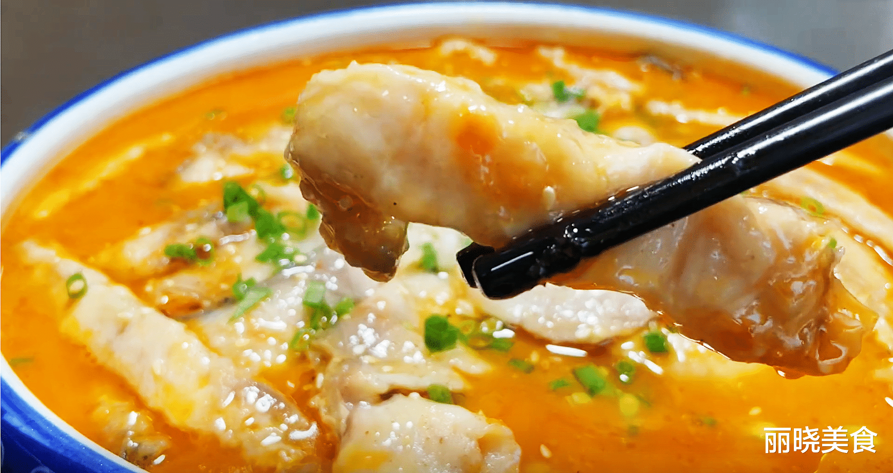 衰老|秋季怎么吃?建议女生:吃“2黑2白1红”,滋阴润燥,吃对巧养生