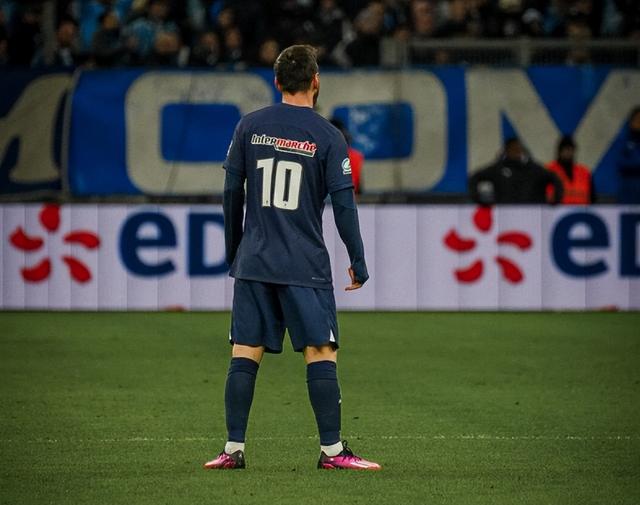 梅西带不动巴黎:最后20秒全队散步 - 体育资讯(主打网)