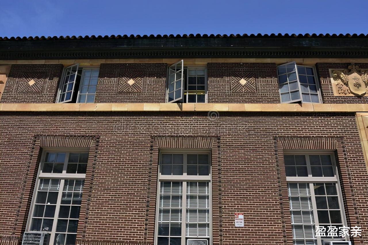 塑钢门窗好还是断桥铝门窗好？后期能更换吗？