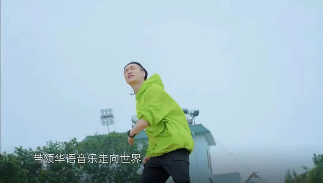 向往6|《向往6》引热议,知情人爆其请俩阿姨洗碗,主持人只呆几天就走