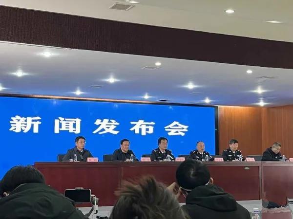 胡鑫宇|胡鑫宇新闻发布会披露他曾登楼想自杀! 为何对其轻生预兆视而不见?