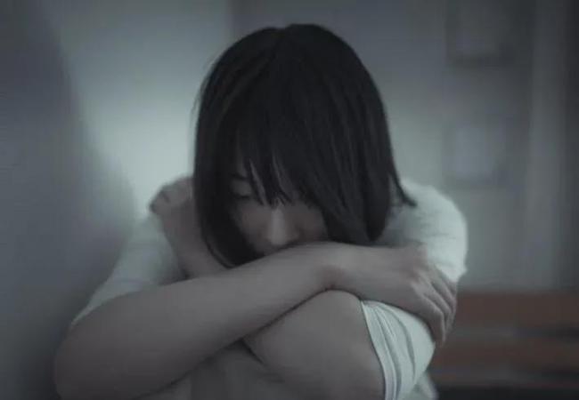 宫泽理惠|“她还是个处女！”：知名女星被生母拍卖，震惊全网！