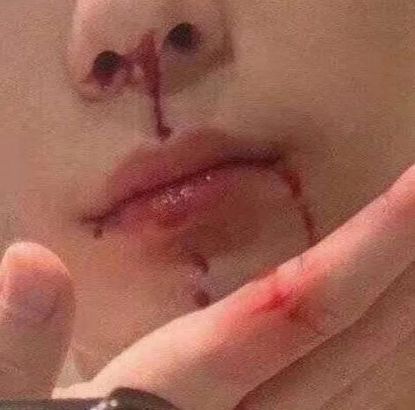 美女主播|美女主播现场表演“逆天换头”,整张脸全是假的……