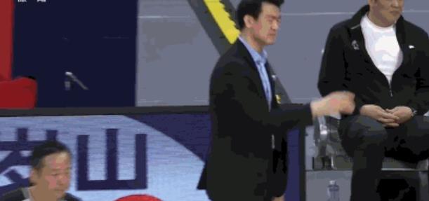 郭艾伦|变身保罗，郭艾伦三节11次助攻打花比赛，广厦800万强援不如许钟豪