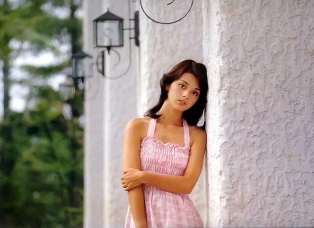 冈田奈奈|她是昭和顶级美人,美貌惊为天人!63岁至今未婚,优雅爆棚