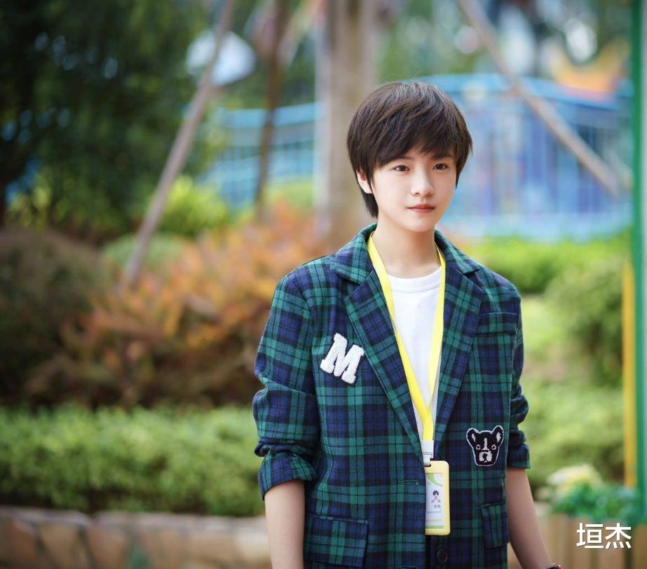 李庚希|“京圈公主”李庚希:出演绝世美女被嘲,靠狂扇自己巴掌挽救口碑