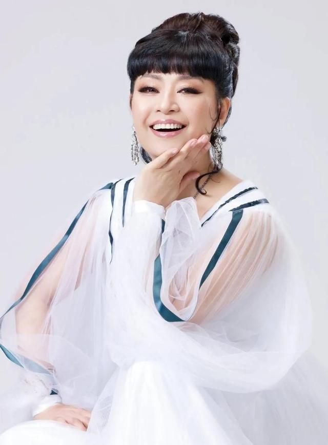 黄轩|歌唱家殷秀梅，不顾家人反对嫁国外丈夫，我要追求幸福